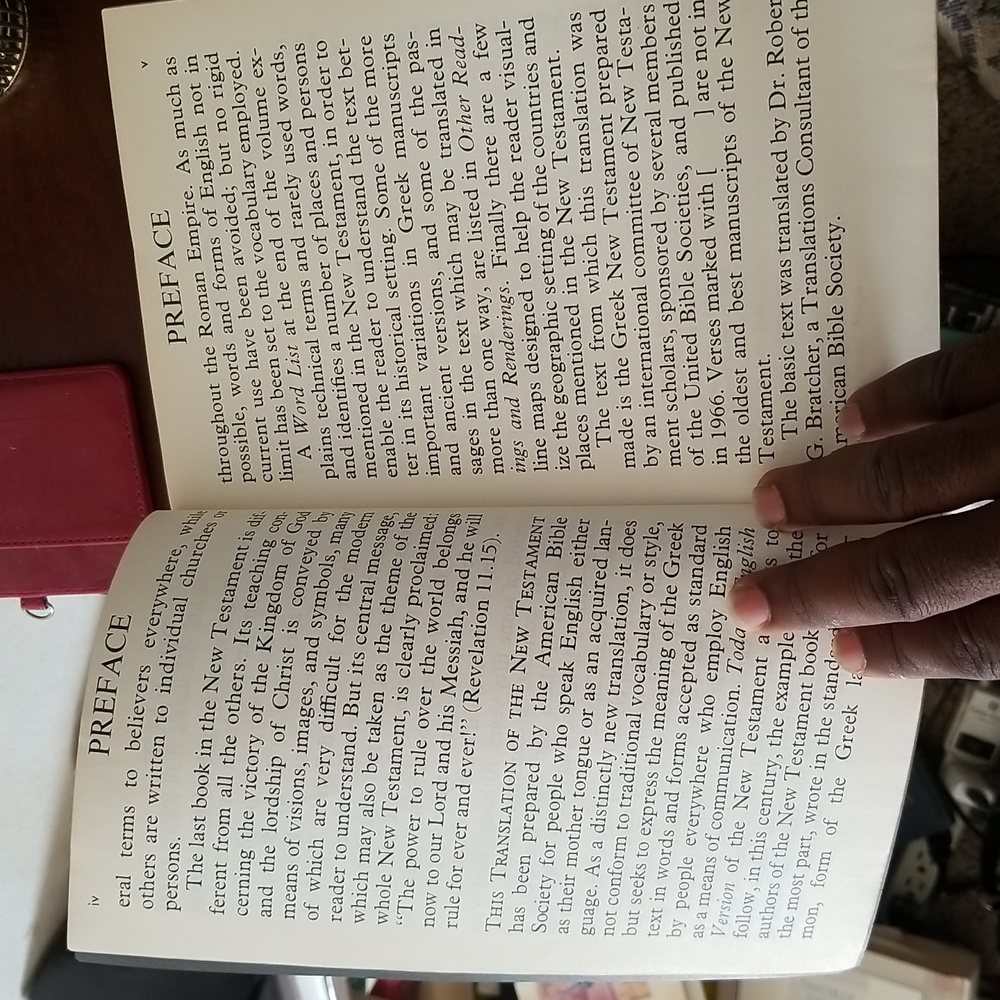 Giant Print Good News New Testaments - Picture 5 of 9